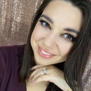 Meet your Posher, Leanne